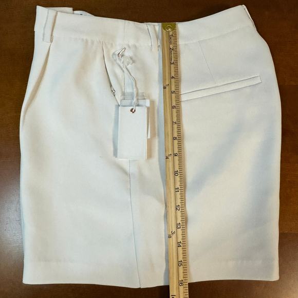 Good American Luxe Suiting Trouser Shorts Ivory Size 10 - NWT - Picture 7 of 13